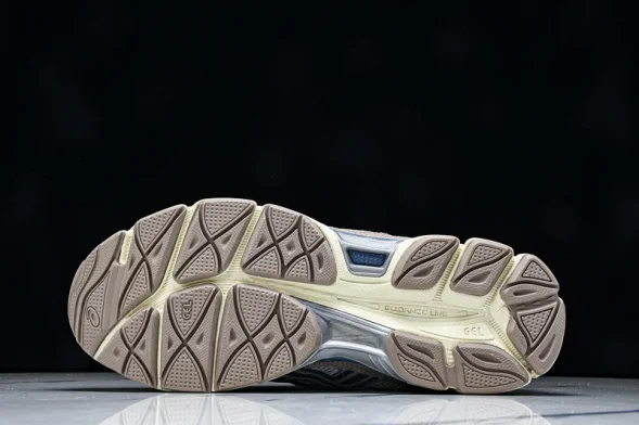 Asics Gel-NYC 1202A429-104 