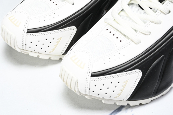 Nike Shox R4 AR3565-104 