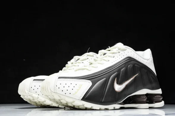 Nike Shox R4 AR3565-104 