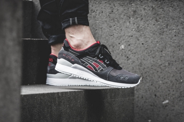 Asics Gel-Lyte III “schwarz-rot” H6X2L