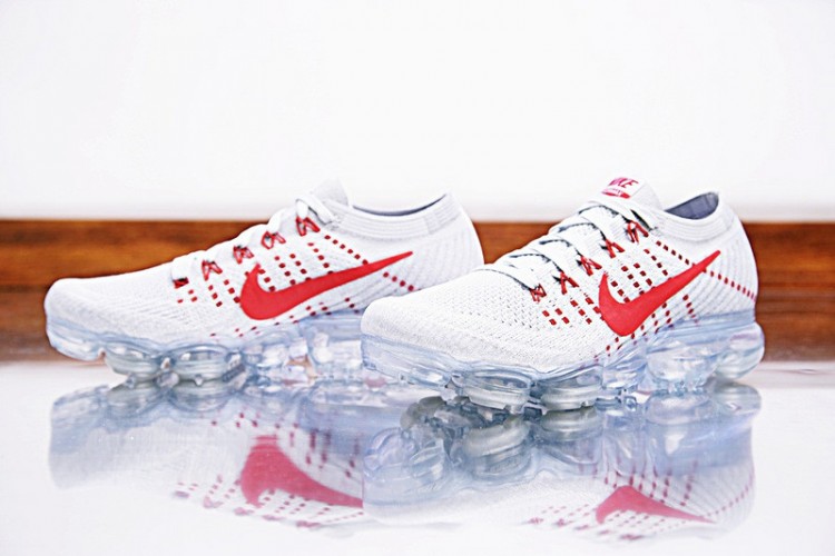 Nike Air VaporMax "Pure Platinum-University Red” 849558-006