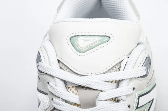 New Balance 9060 U9060GCB 