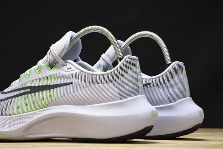 Nike Zoom Fly 5 DM8968 500