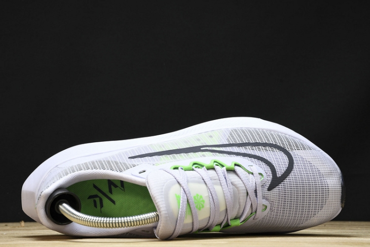 Nike Zoom Fly 5 DM8968 500