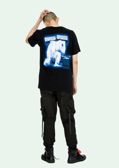  Off-White 