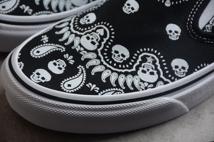 Vans Classic Slip-On Bandana VN0A33TBD9S