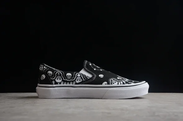 Vans Classic Slip-On Bandana VN0A33TBD9S 
