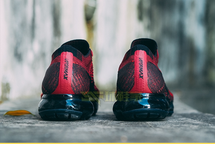 Nike Air VaporMax “Dark Team Red” 849558-601