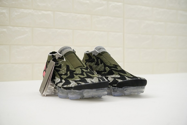 ACRONYM x Nike Air VaporMax Moc 2 AQ0996-102