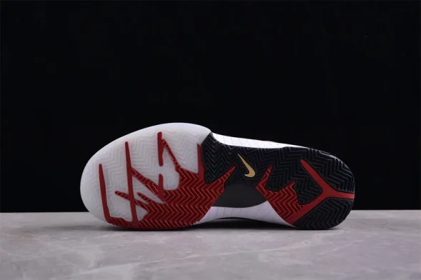 Undefeated x Nike Zoom Kobe IV FQ3544-100 
