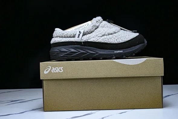Asics Gel-Sonoma WT Teddy Fur 1203B036-020  