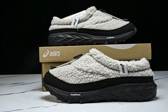 Asics Gel-Sonoma WT Teddy Fur 1203B036-020  