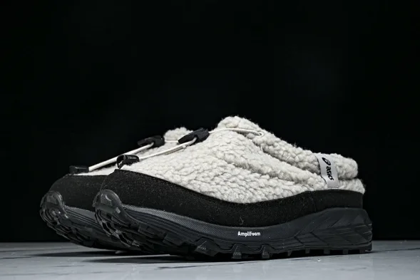 Asics Gel-Sonoma WT Teddy Fur 1203B036-020  