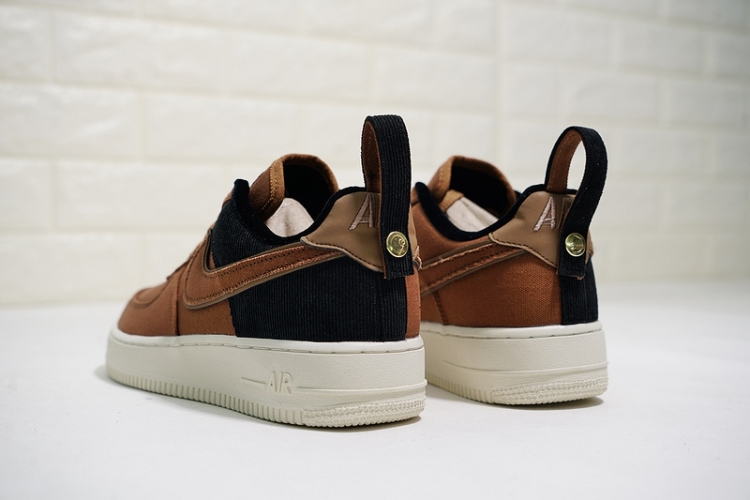 Carhartt WIP x Nike Air Force 1 Low'07 AA4061-200