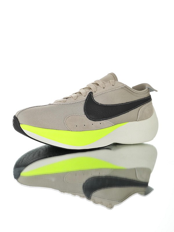 Nike Moon Racer QS