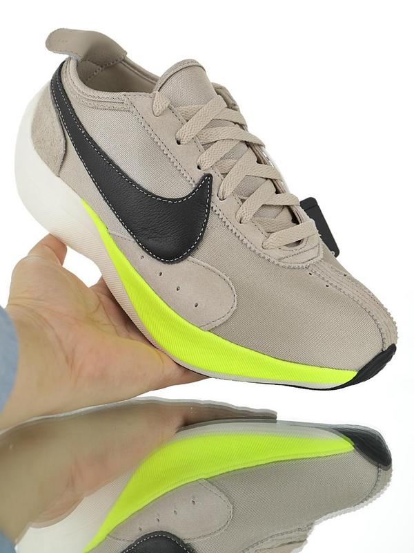 Nike Moon Racer QS