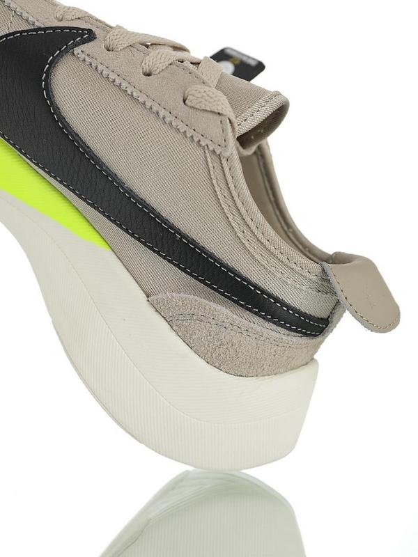 Nike Moon Racer QS