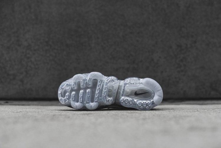 Nike Air VaporMax “Dark Grey” 849558-002