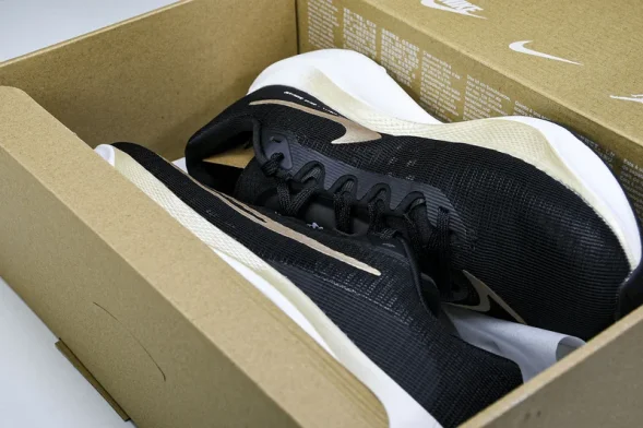 Nike Zoom Fly 5 DM8968 002 