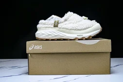 Asics Gel-Sonoma WT Teddy Fur 1203B036-100