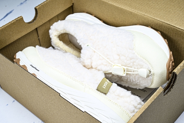 Asics Gel-Sonoma WT Teddy Fur 1203B036-100 