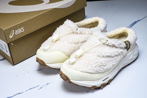 Asics Gel-Sonoma WT Teddy Fur 1203B036-100 