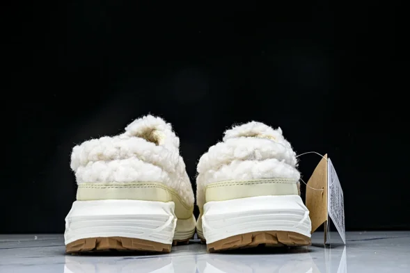 Asics Gel-Sonoma WT Teddy Fur 1203B036-100 
