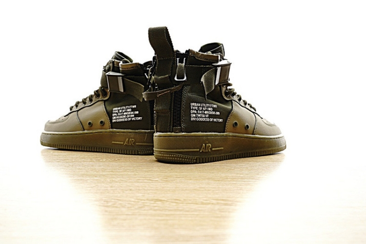 Nike SF Air Force 1 Mid QS  AA7345-339