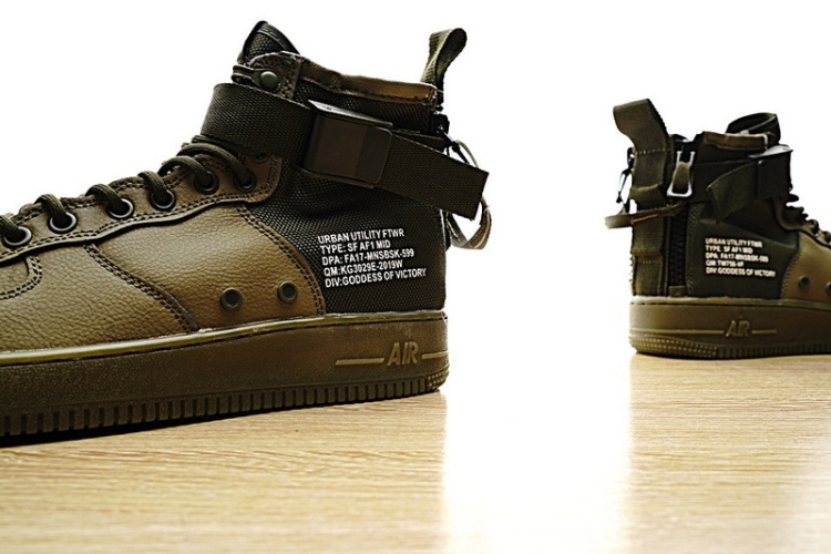 Nike SF Air Force 1 Mid QS  AA7345-339