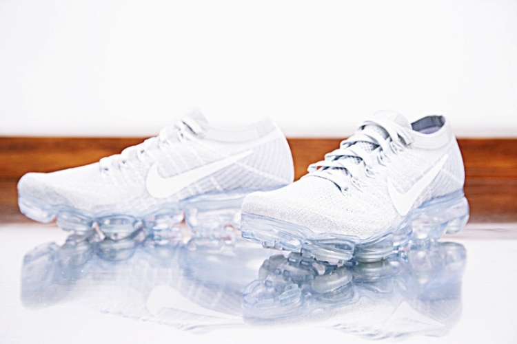 Nike Air VaporMax “Pure Platinum White” 849558-004