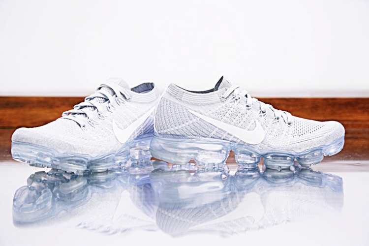 Nike Air VaporMax “Pure Platinum White” 849558-004