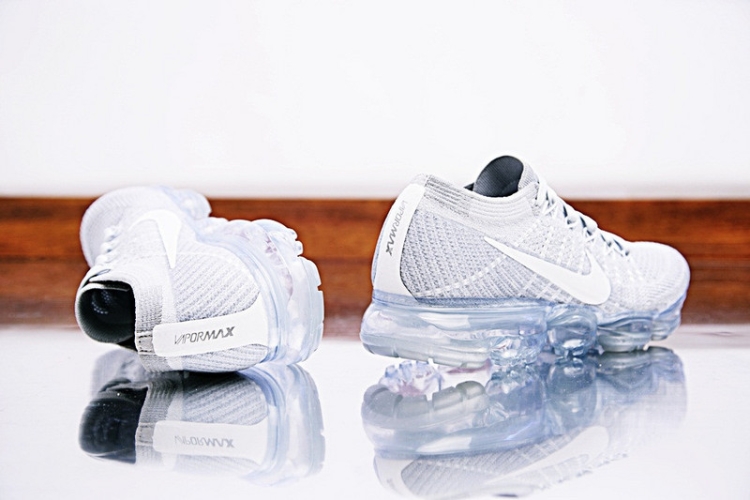 Nike Air VaporMax “Pure Platinum White” 849558-004