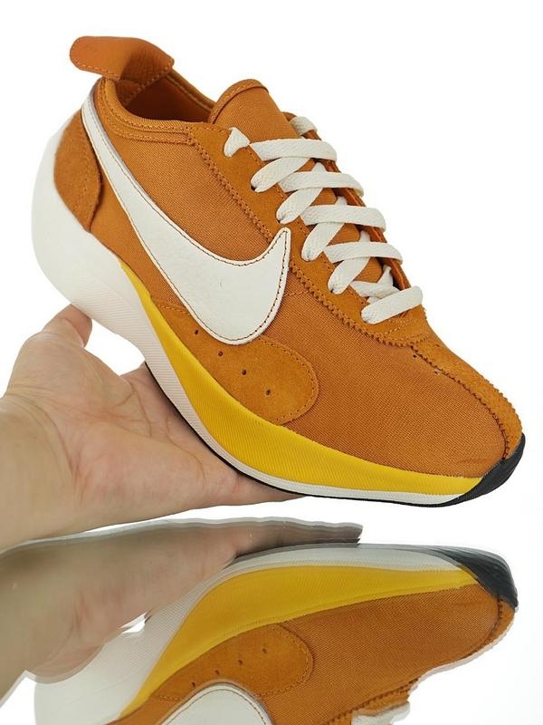 Nike Moon Racer QS