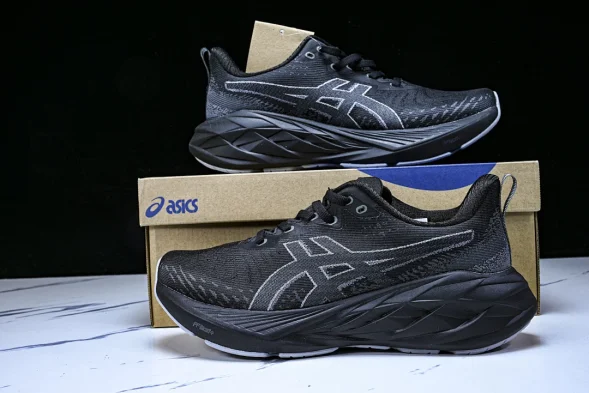 Asics Novablast 4 1011B694-002 