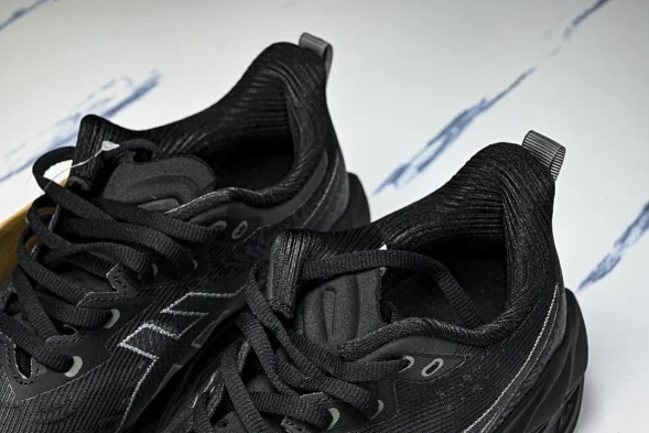 Asics Novablast 4 1011B694-002 