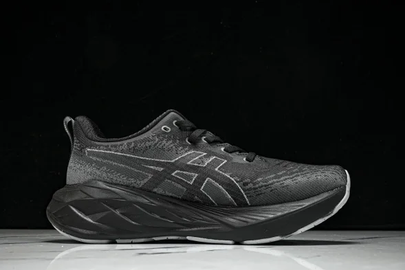 Asics Novablast 4 1011B694-002 