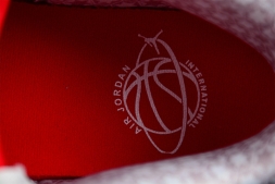 Nike Air Jordan 3 Retro 136064-140