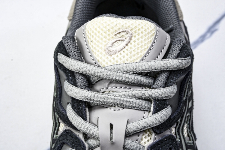 Asics Gel-NYC 1201A789-250