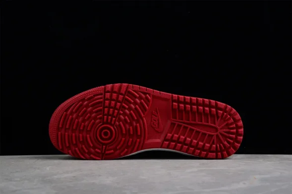 Nike Air Jordan 1 low 705329-600 