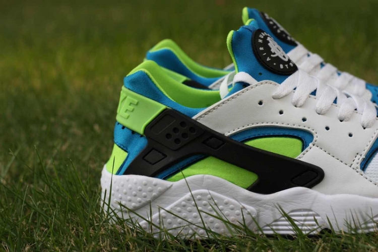 Nike Air Huarache LE 