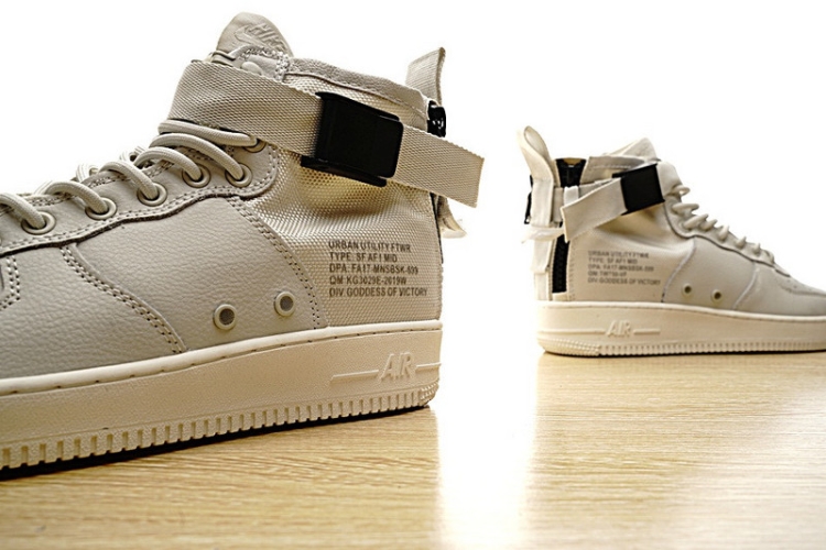 Nike SF Air Force 1 Mid QS AA7345-100