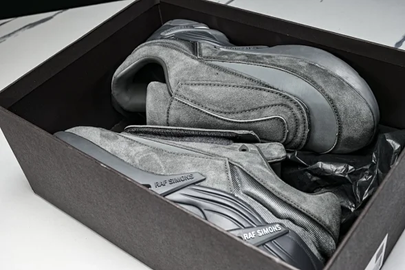 Raf Simons Cylon-21 Antei HR740001L 