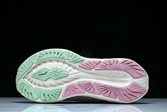 Asics Novablast 4 1012B654-250 