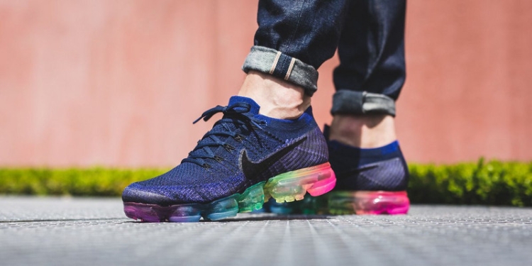 Nike Air VaporMax Flyknit 883274-400