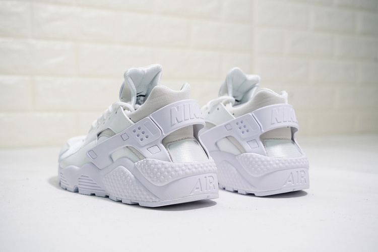 NIKE AIR HUARACHE RUN ULTRA Premium 634835-108