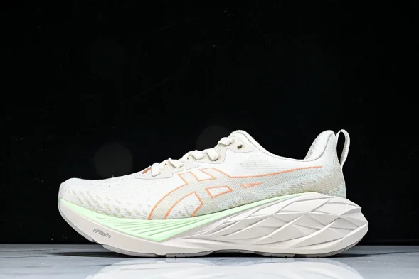 Asics Novablast 4 1012B510-250 