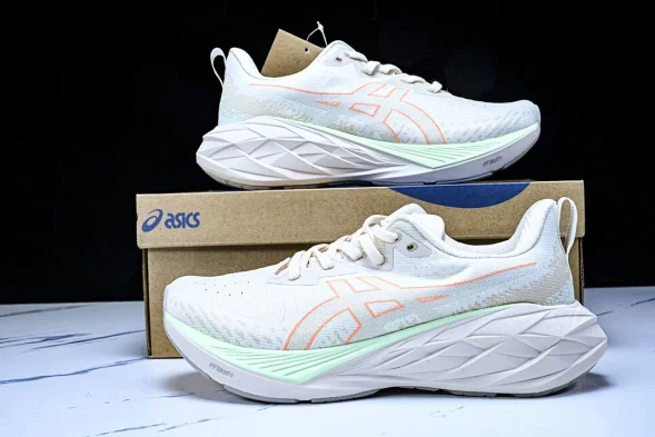 Asics Novablast 4 1012B510-250 