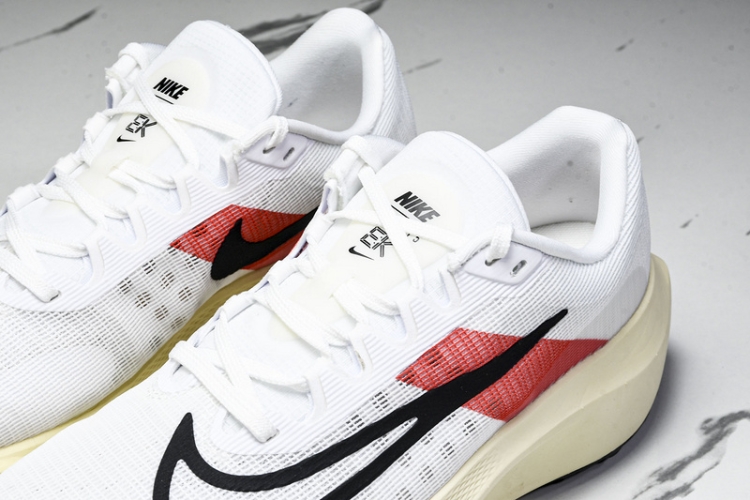 Nike Zoom Fly 5 FD6562-100