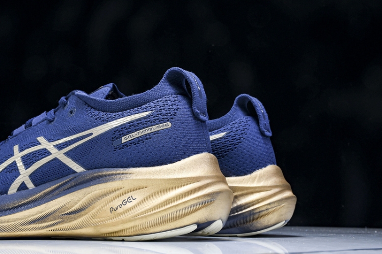 Asics Gel-Nimbus 26 1011B946-400