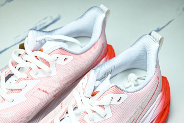 Asics Novablast 4 1012B650-100 